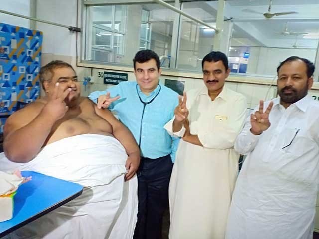 Man weighing 330 kg passes away after successful surgery
