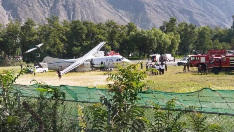 PIA plane skids off at Gilgit airport while landing