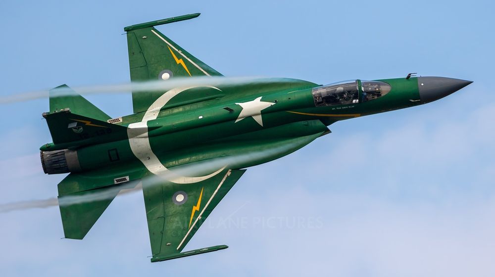 JF-17 Thunder & Pakistani pilot win International Armament Competition