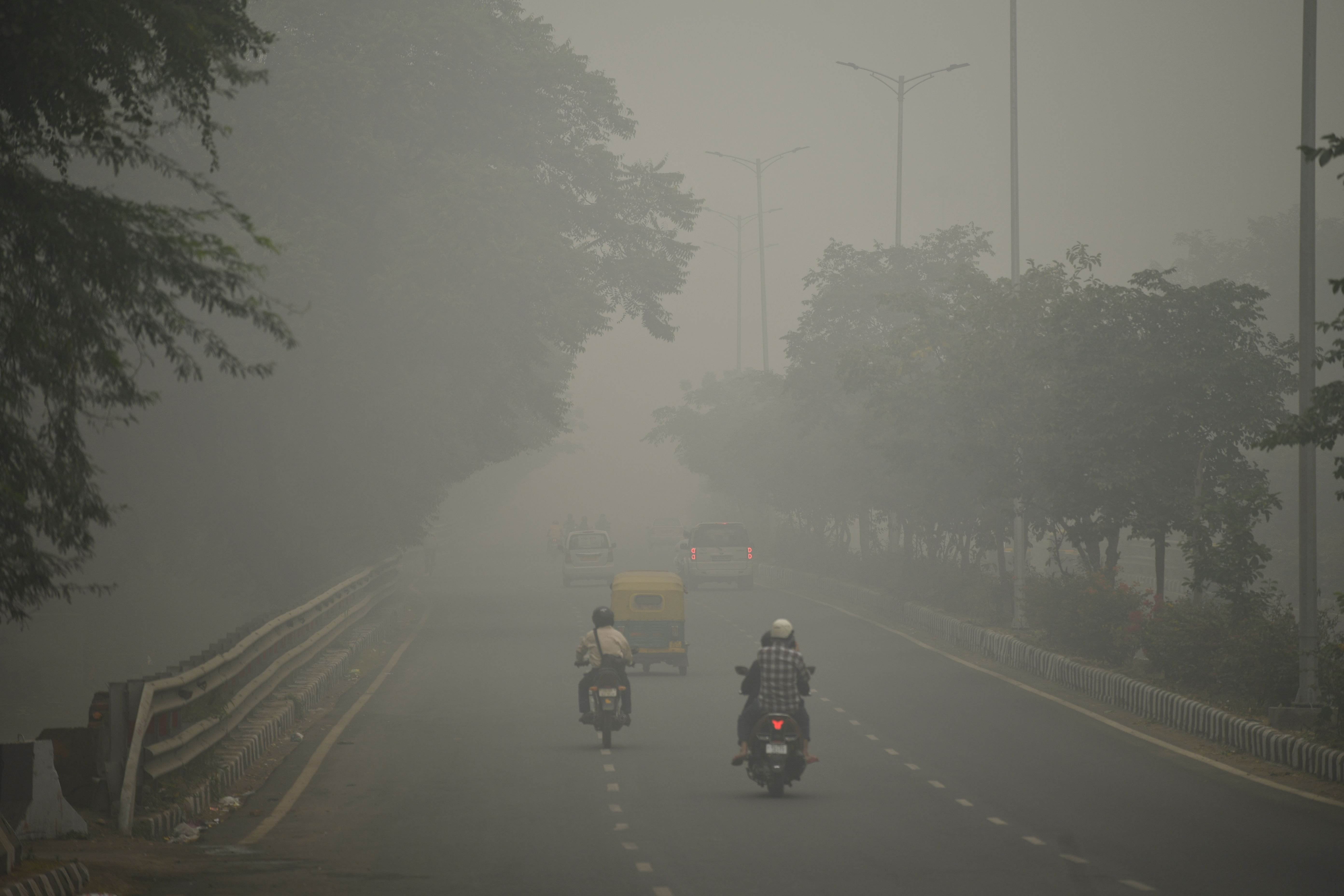 Indian capital Delhi gasps under choking smog