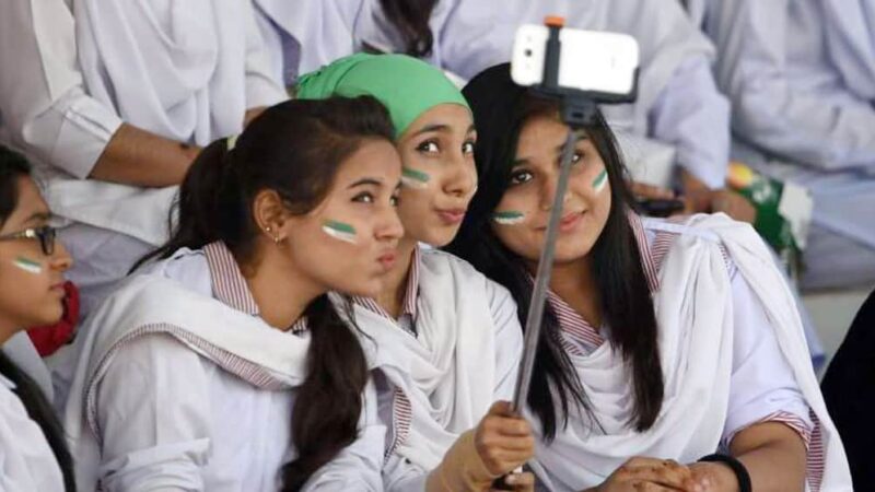 Punjab govt bans use of mobile phones in educational institutions