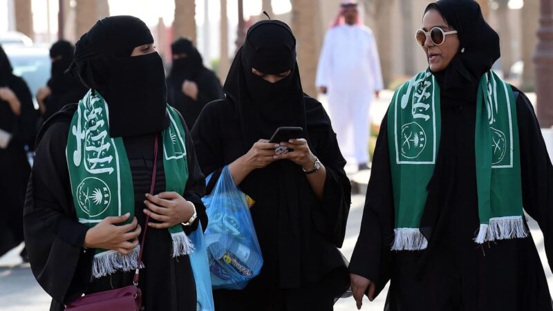 Saudi Arabia to no longer segregate women and men in restaurants