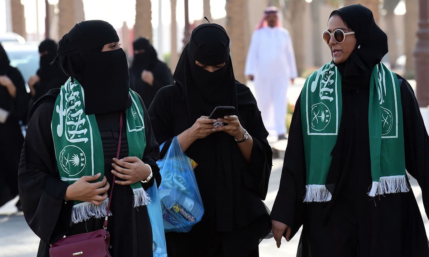 Saudi Arabia to no longer segregate women and men in restaurants