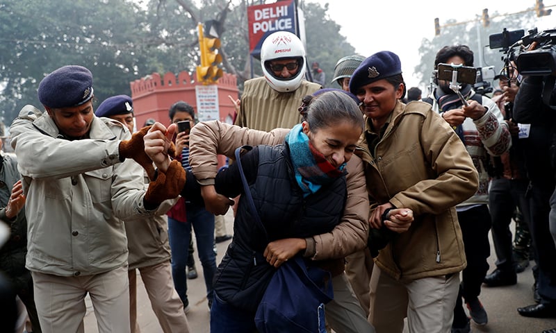 Indian police bans protests to control demonstrations against citizenship bill
