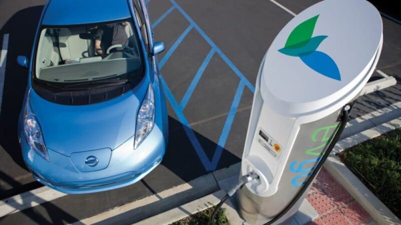 Govt planning to convert 3,000 CNG stations into Electric Vehicle charging stations