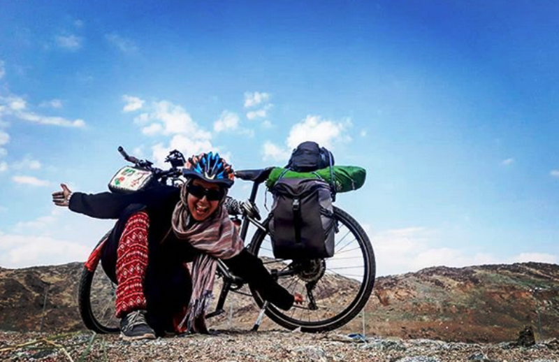 Tunisian woman completes 53-day journey to Makkah on bicycle