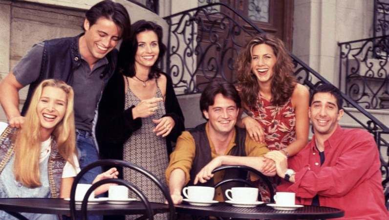 Friends reunion delayed in hopes of a live audience