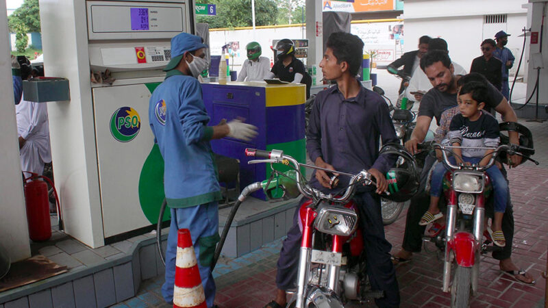Petroleum companies resume petrol supply to pumps in Karachi