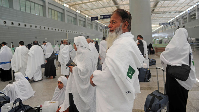 Umrah flights to resume once situation improves, Saudi envoy tells Pakistani minister
