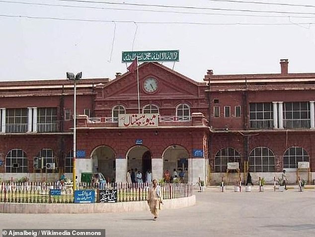 Elderly woman dies after security guard performs surgery at Lahore’s Mayo Hospital