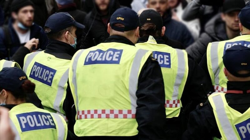 police arrest teenagers after Islamophobic assault