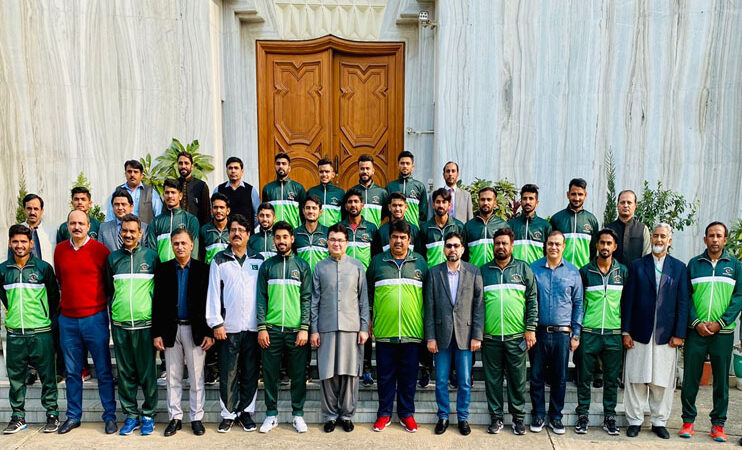 Pakistan hockey team reaches India
