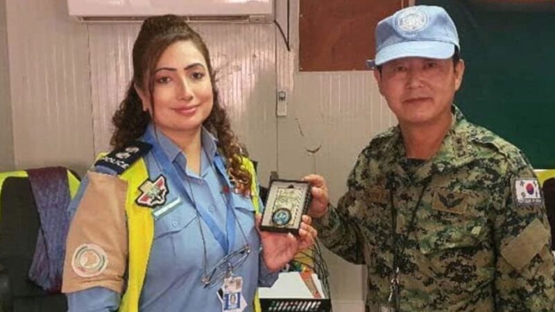Pakistan’s female traffic warden