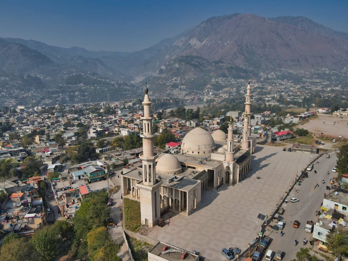 Saudi Arabia gifts Pakistan two mosques in AJK, KPK