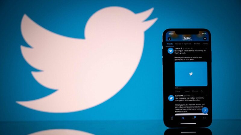 Twitter bans sharing photos