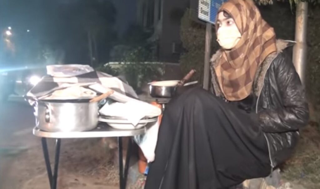 13-year-old Amna runs a food stall in Lahore to support her orphan Siblings