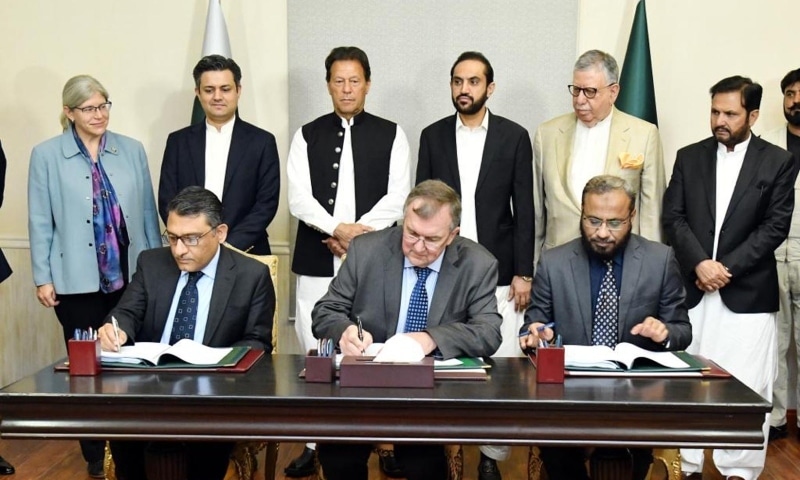 Federal, Balochistan governments and two international firms sign deal on Reko Diq