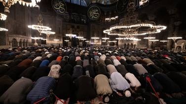 Hagia Sophia, Grand Mosque in Istanbul hosts first taraweeh prayers in 88 years